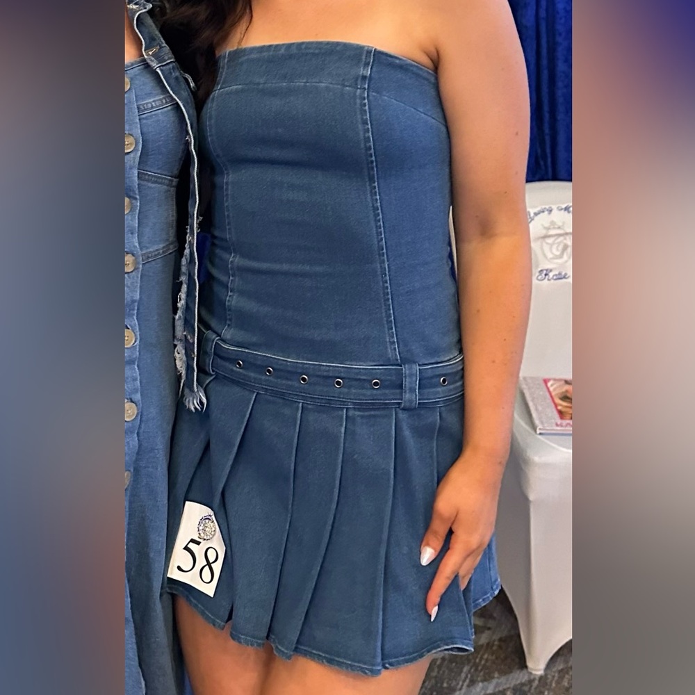 Super cute denim dress! Size small